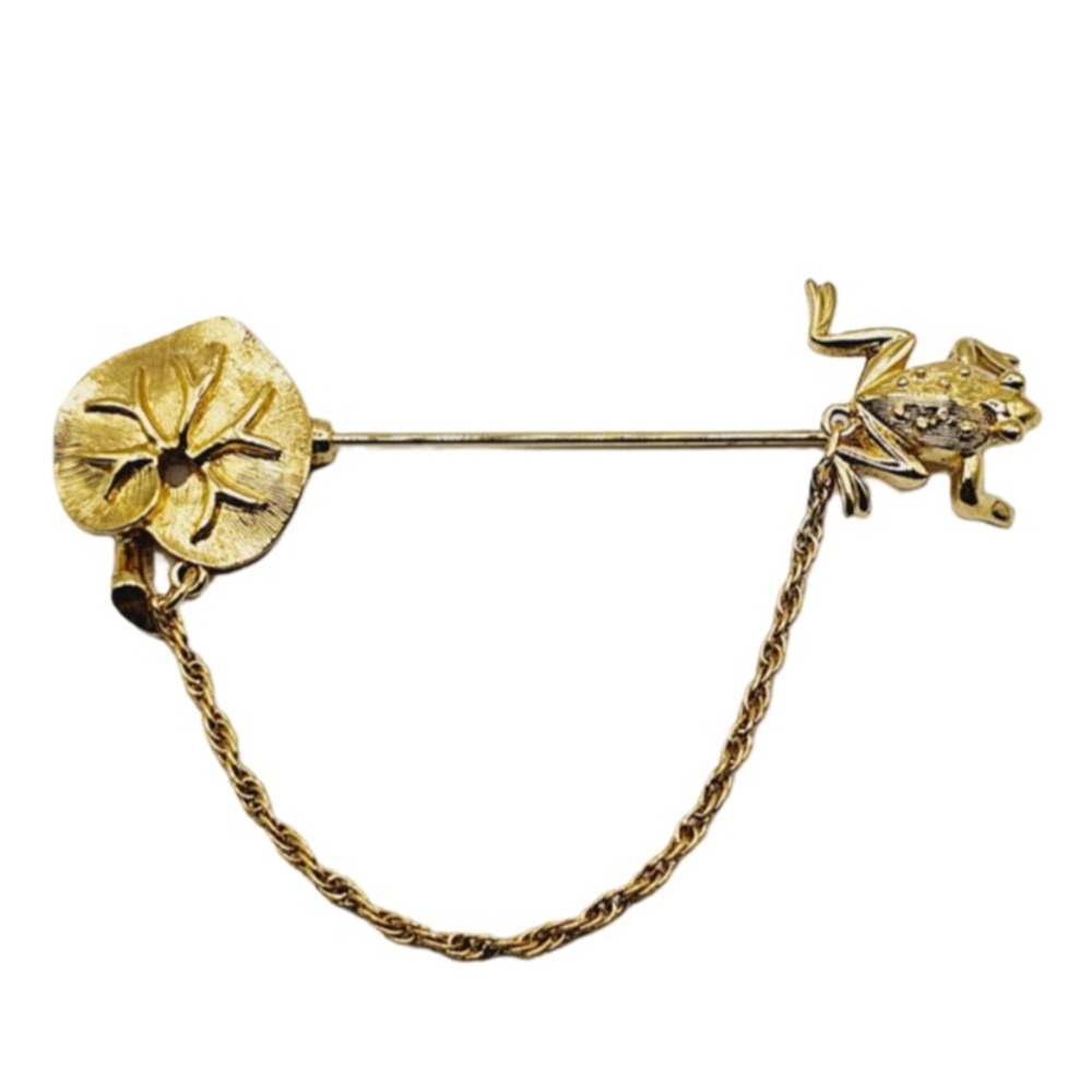 Vintage Trifari Gold Plated Frog and Lily Pad Stick Brooch - Picture 2 of 10